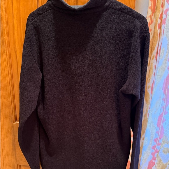 Patagonia Men's Black and Gray Zip-Up Sweater - Picture 5 of 5